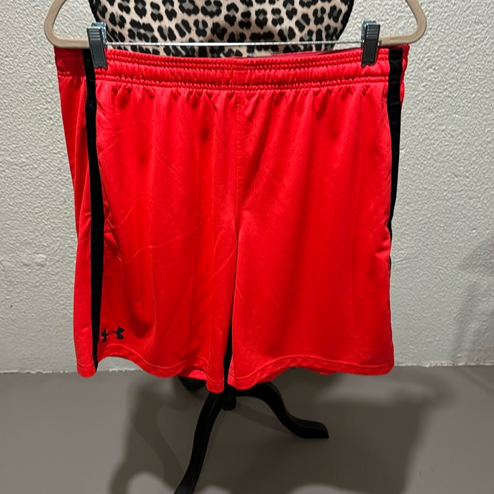 Men’s Under Armour loose fit work out short with pockets